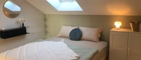 2 bedrooms, bed sheets