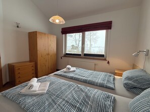 3 makuuhuonetta, vauvan matkasänky, ilmainen Wi-Fi, pääsy pyörätuolilla