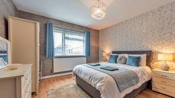 Iron/ironing board, free WiFi, bed sheets