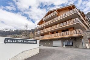 Exterior - Apartment 'Les Loges Blanches 101' with Wi-Fi (Châtel)