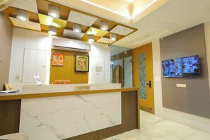 Lobby - Maa Kela Devi Shanti Atithi Bhawan (Vrindavan)