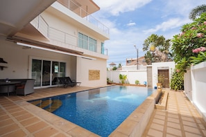 Imagen sin descripción, 4 de 85, botón