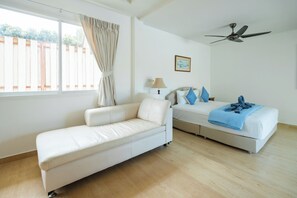 Basic Villa, Balcony - 86 68 Rawai Bliss 5BR Private Pool Villa (Rawai)