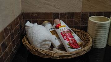 Basic Villa, Balcony