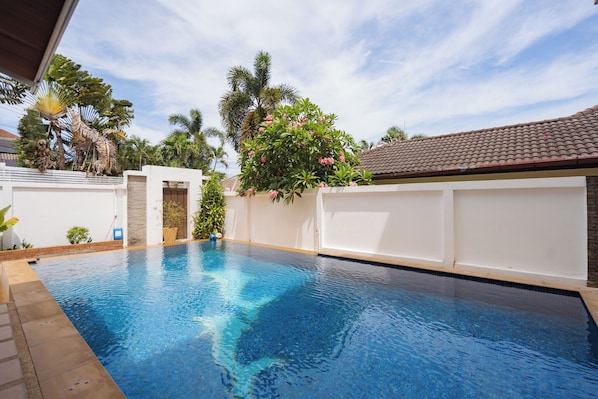 Imagen sin descripción, 1 de 85, botón