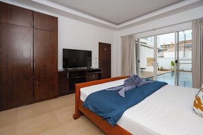 Basic Villa, Balcony | Free WiFi - 86 68 Rawai Bliss 5BR Private Pool Villa (Rawai)