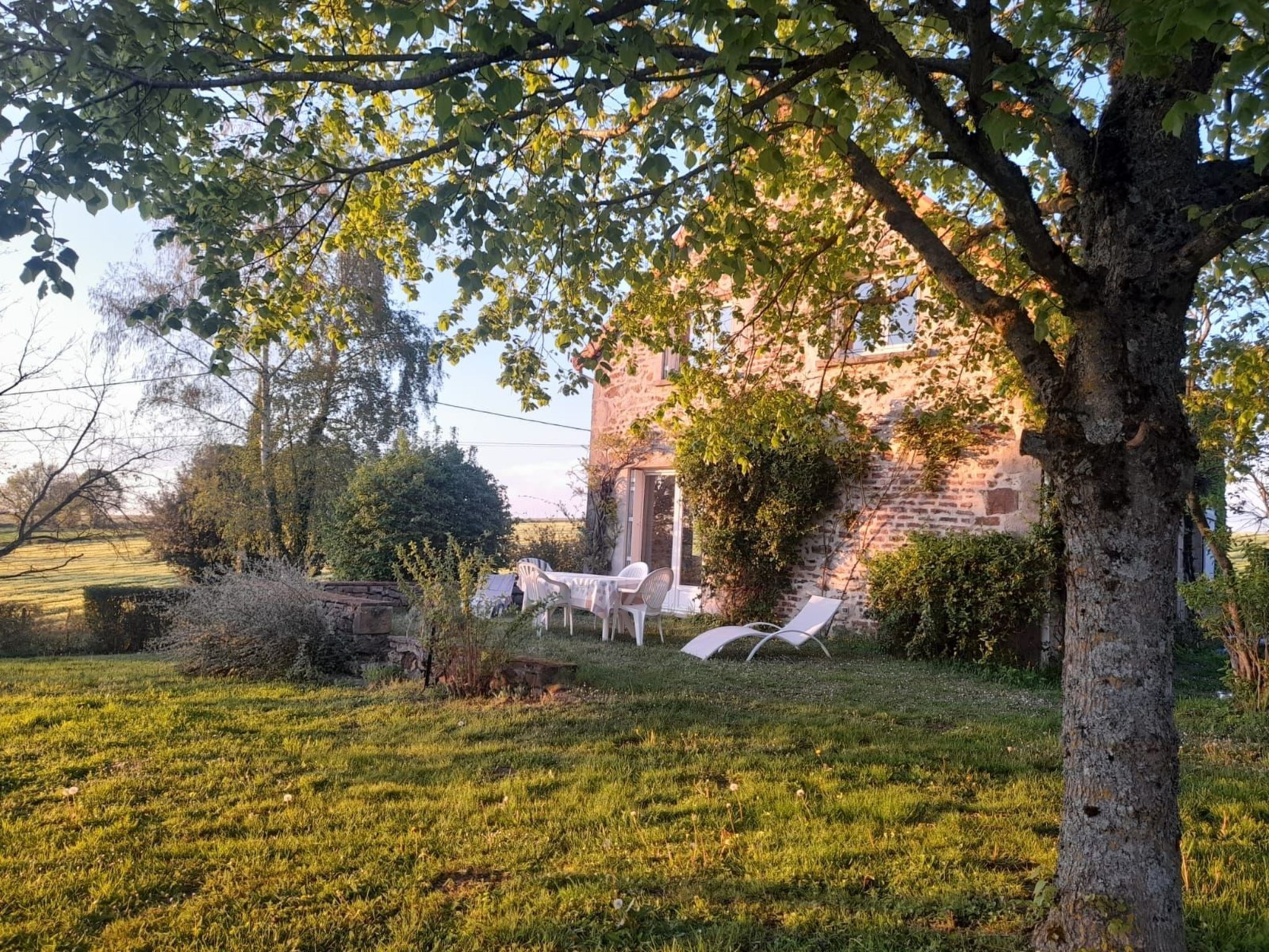 المنطقة المحيطة بالمنشأة