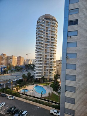 Exterior - 2-bedroom Luxury apartment On The Sea Bat Yam (Bat Yam)
