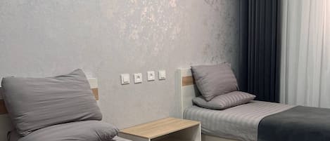 Twin Room | Desk, laptop workspace, free WiFi, wheelchair access