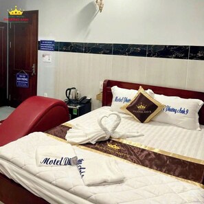 Unclassified image, 4 of 6, button