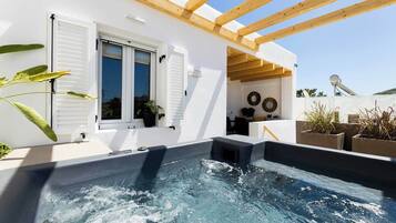 Superior Apartment, 1 Bedroom, Kitchenette, Mountain View | Balcony