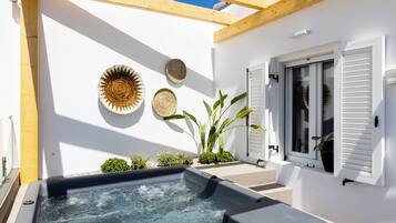 Superior Apartment, 1 Bedroom, Kitchenette, Mountain View | Balcony