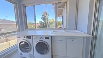 Shared Dormitory, 5 Bedrooms | Laundry