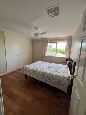 共用宿舍, 5 間臥室