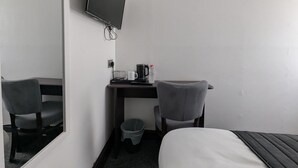 House - Standard Single Room (Hounslow)