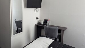 House - Standard Single Room (Hounslow)