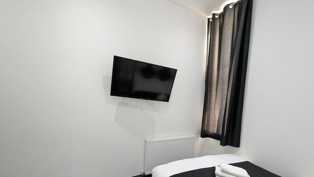House - Standard Single Room (Hounslow)