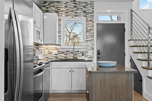 Fridge, microwave, oven, stovetop - New! The Skyline Stage / 10 min to Broadway! (Nashville)