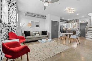 Unclassified image, 2 of 36, button - New! The Skyline Stage / 10 min to Broadway! (Nashville)