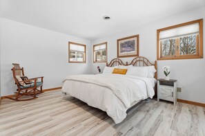 6 Schlafzimmer, Bügeleisen/Bügelbrett, kostenloses WLAN, Bettwäsche