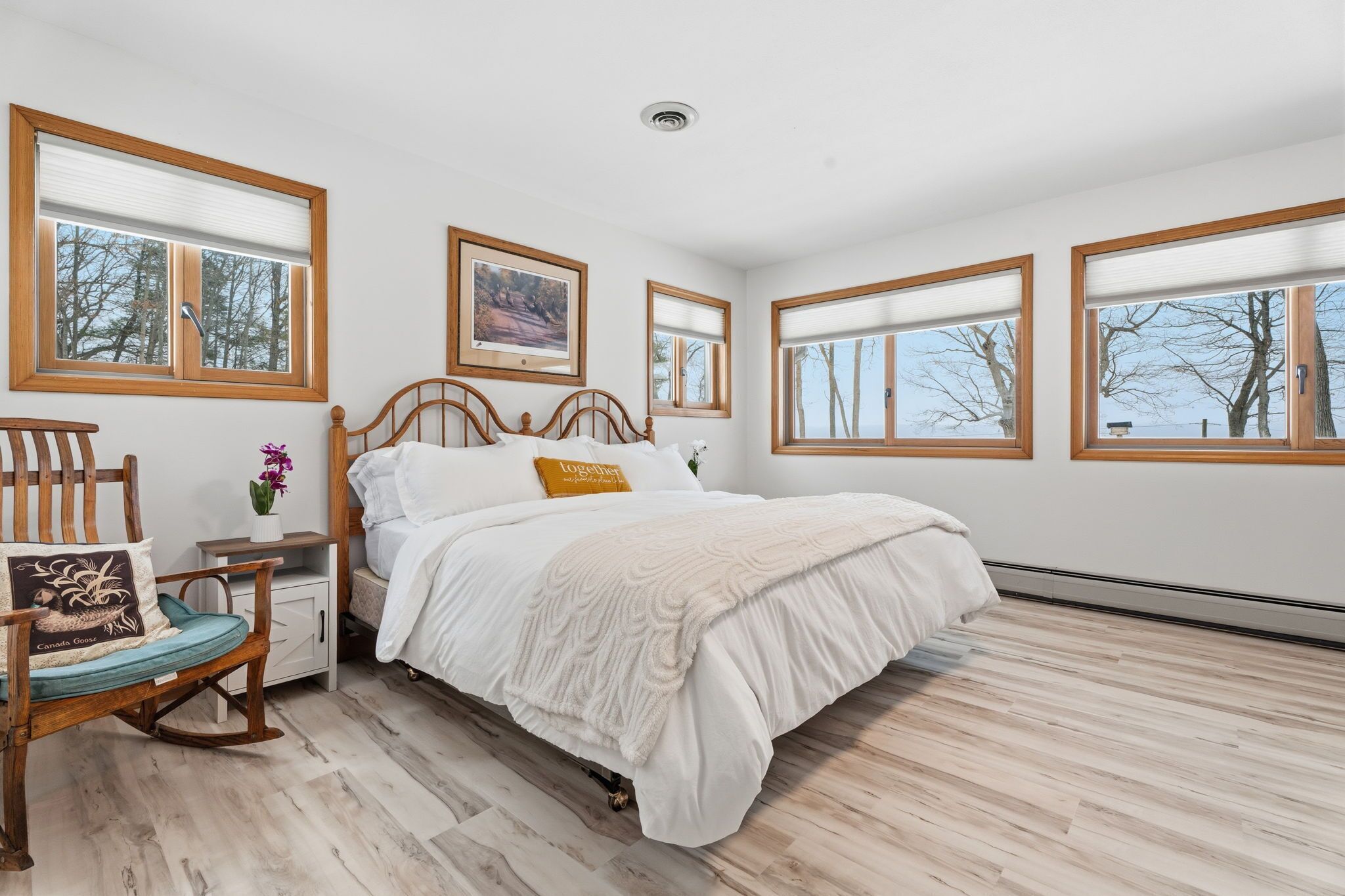 6 bedrooms, iron/ironing board, free WiFi, bed sheets