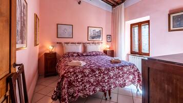 2 Schlafzimmer, BĂŒgeleisen/BĂŒgelbrett, WLAN, BettwĂ€sche