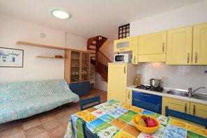 Dining - Seafront apartment with shared pool (Bibione)