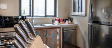 Réfrigérateur, micro-ondes, four, lave-vaisselle