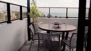 Outdoor dining - Beachfront Penthouse in Cabedelo/Joao Pessoa (Cabedelo)