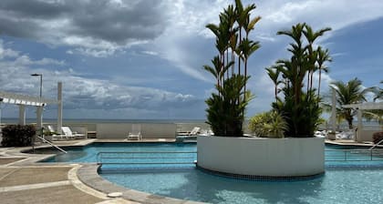 Waterfront Luxury 3BR Condo in Westmoorings