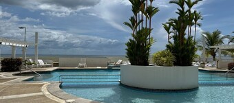 Waterfront Luxury 3BR Condo in Westmoorings