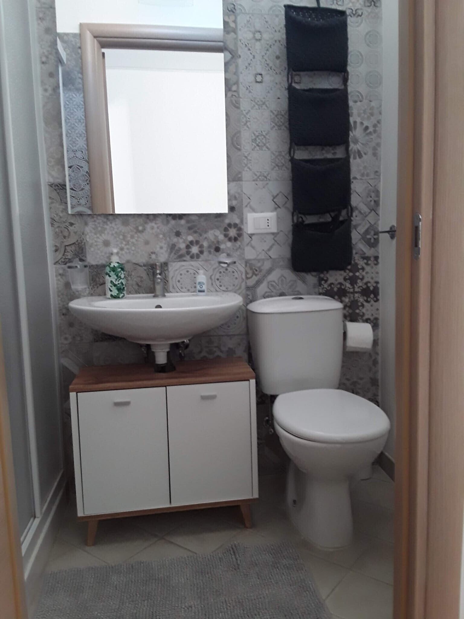 Een douche, een haardroger, handdoeken