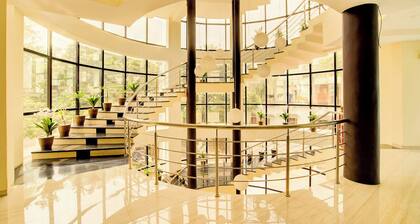 Hotel Saffron Suites