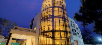 Hotel Saffron Suites