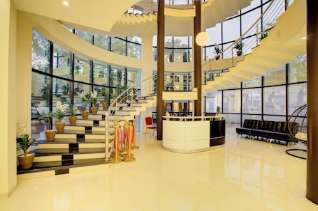 Saguão. Hotel Saffron Suites