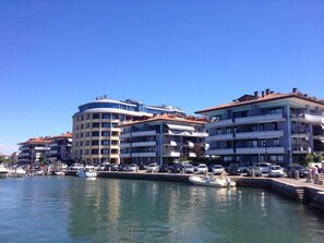Exterior - Functional apartment with a spacious fenced garden (Grado)