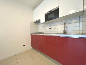 Fridge, microwave, stovetop, dishwasher - Charming apartment with lagoon views in Grado (Grado)
