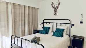 2 bedrooms, iron/ironing board, WiFi, bed sheets - Villa Pittavino - Quiet & Air-conditioned (Brignoles)