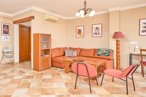 TV - Holiday Home 'Rincón De Marinos' with Sea View, Wi-Fi and Air Conditioning (Almuñécar)