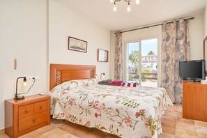 2 slaapkamers, een strijkplank/strijkijzer, wifi, beddengoed