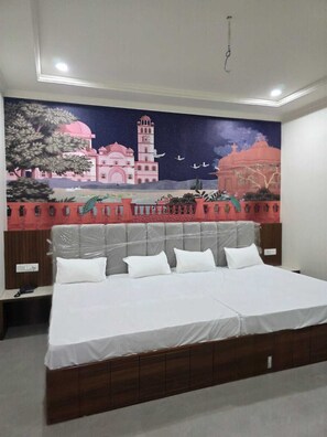 Family Room | Premium bedding, free WiFi, bed sheets - Shri Jee Kripa Villas (Mathura)