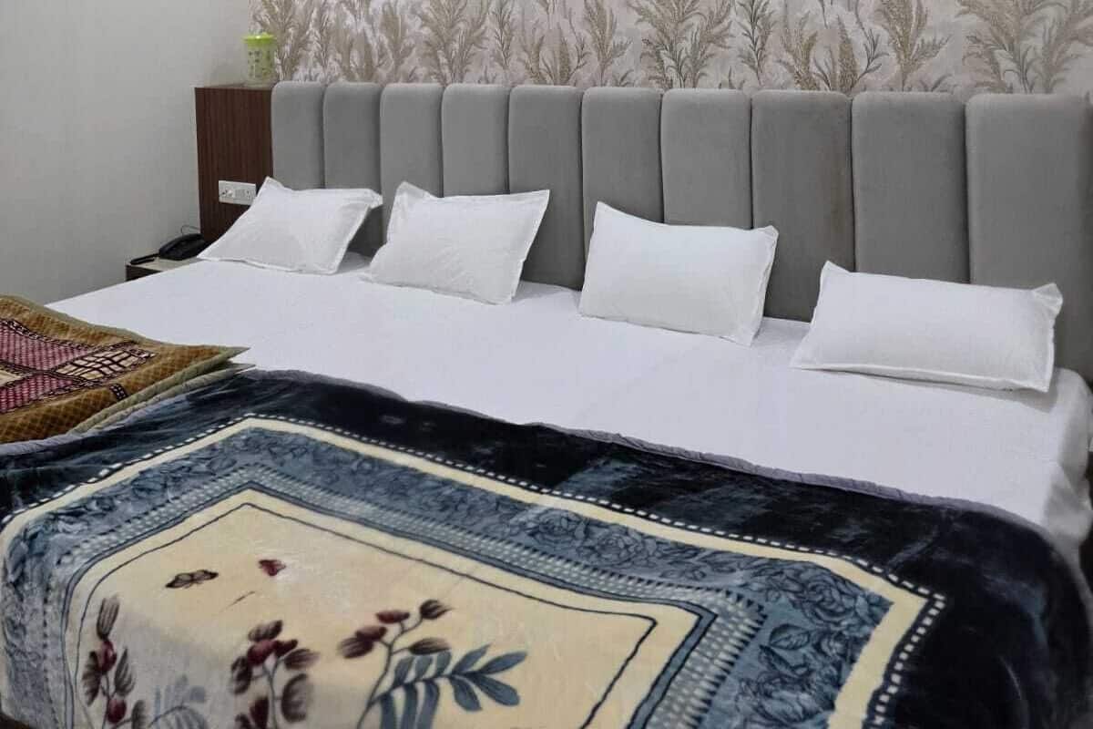 Family Room | Premium bedding, free WiFi, bed sheets