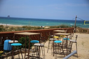 On the beach, white sand - Sally Glamping (Sejenane)