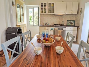 Dining - Wonderful private villa for 5 guests with WIFI, pool, TV, patio and pets allowed (Prelà Castello)
