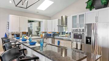 House | 3 bedrooms, Internet