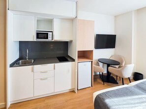 Habitación triple Confort | Cocina privada