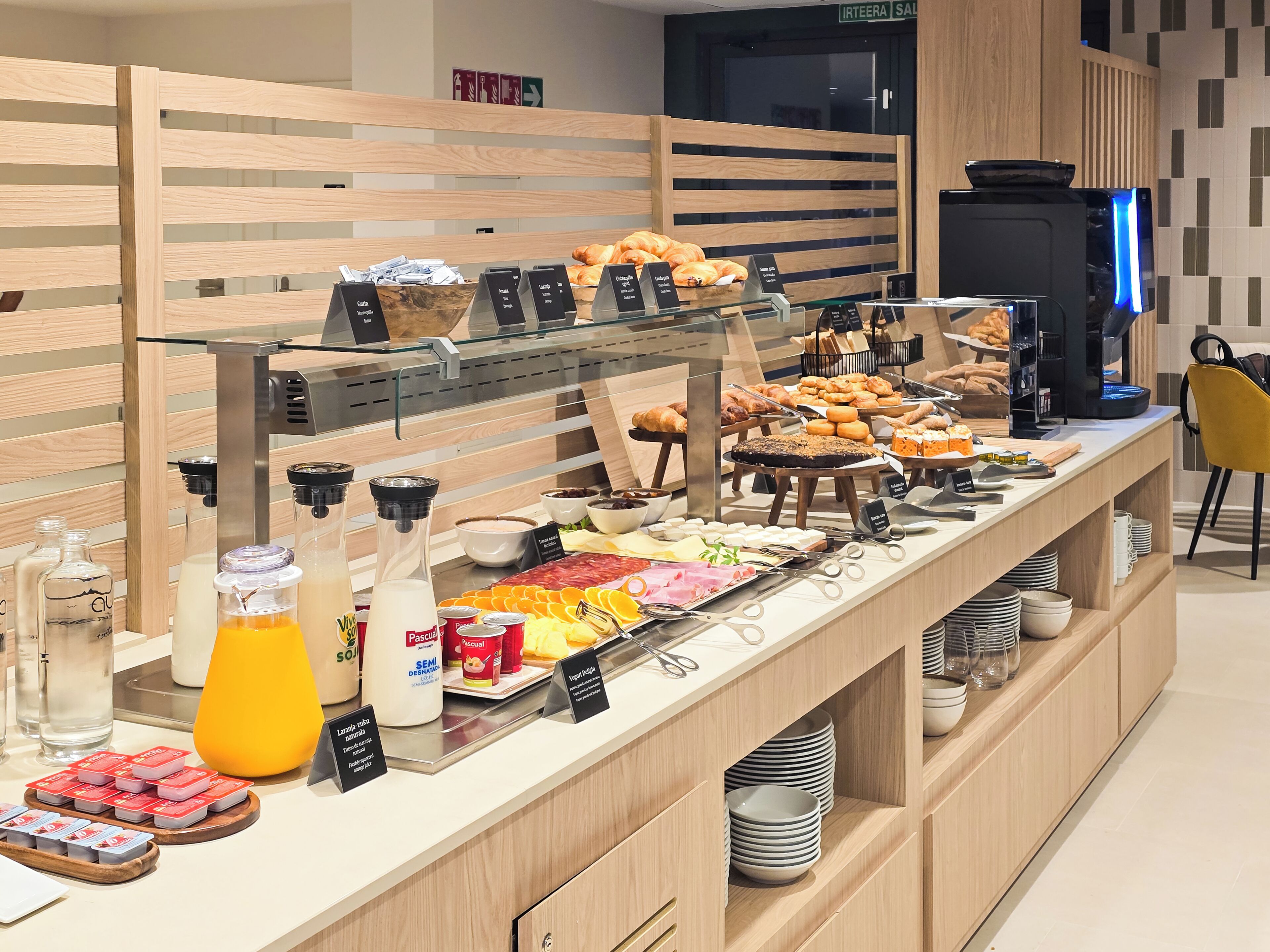 Desayuno buffet todos los días (con cargo)