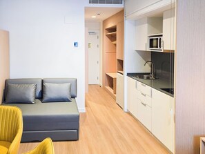 Comfort Quadruple Room | Private kitchen - DWO San Sebastián (San Sebastian)