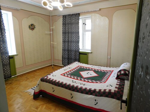 Lake Sevan Garden Villa / Sleeps 9 /BBQ, Balcony & Outdoor Space