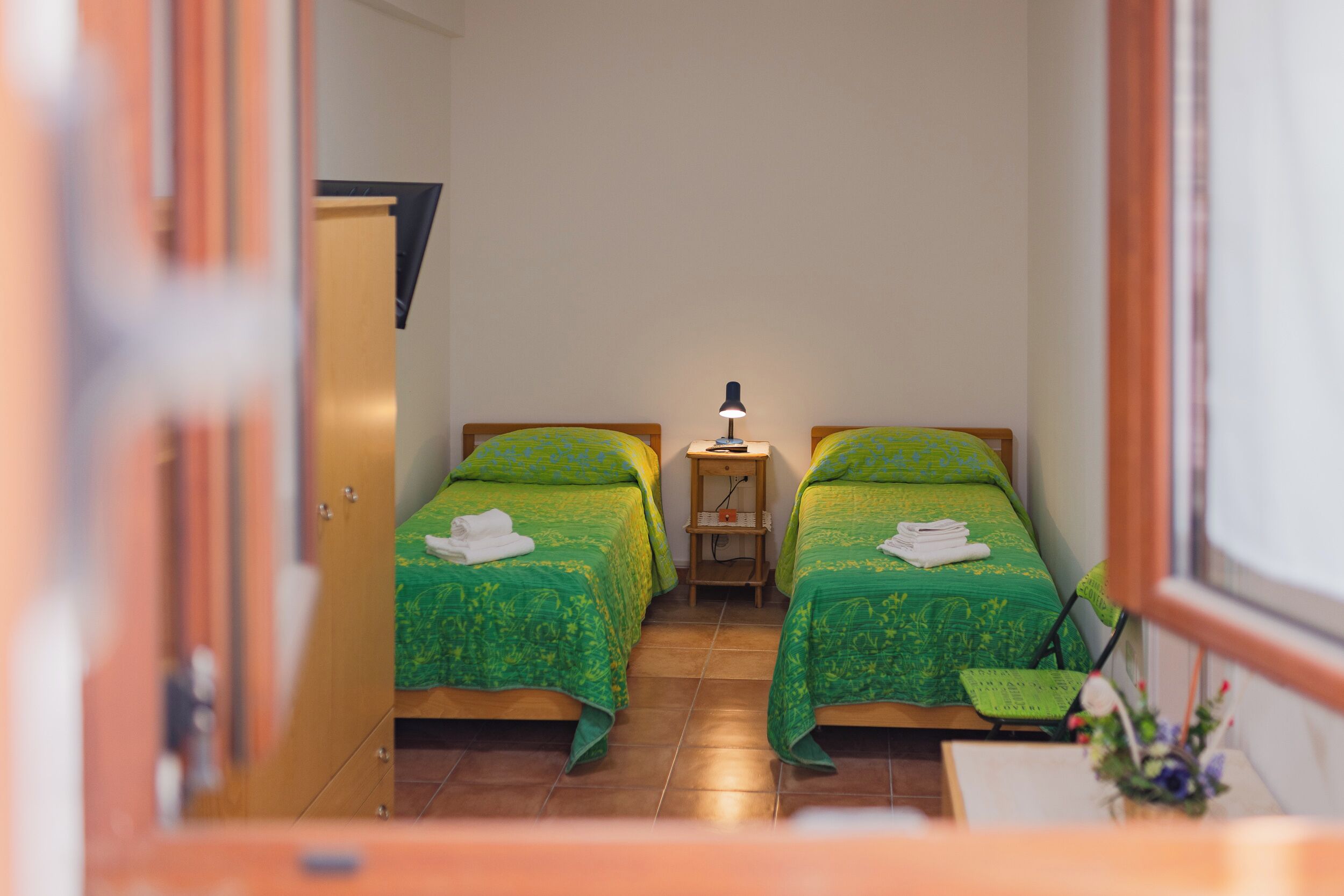 2 dormitorios, tabla de planchar con plancha, wifi gratis y ropa de cama